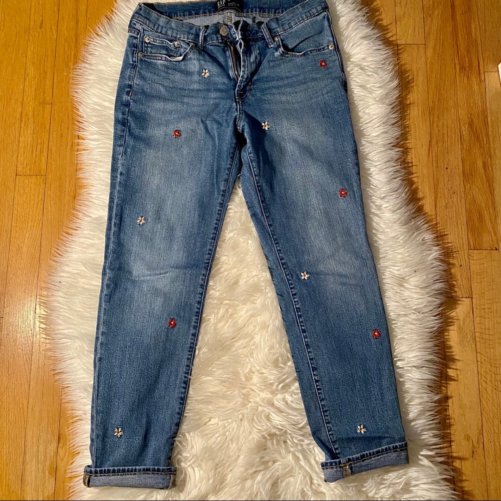 Women’s Gap Girlfriend Floral Embroidered Jeans 28